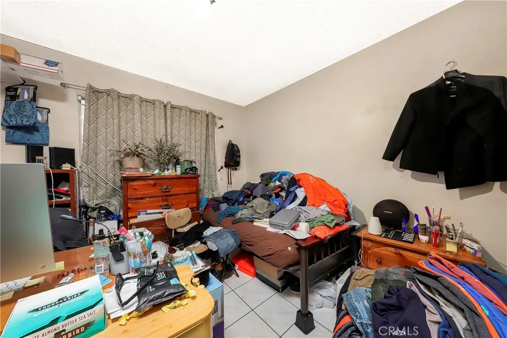 333 W D Street, Wilmington, California 90744 home-pic-33